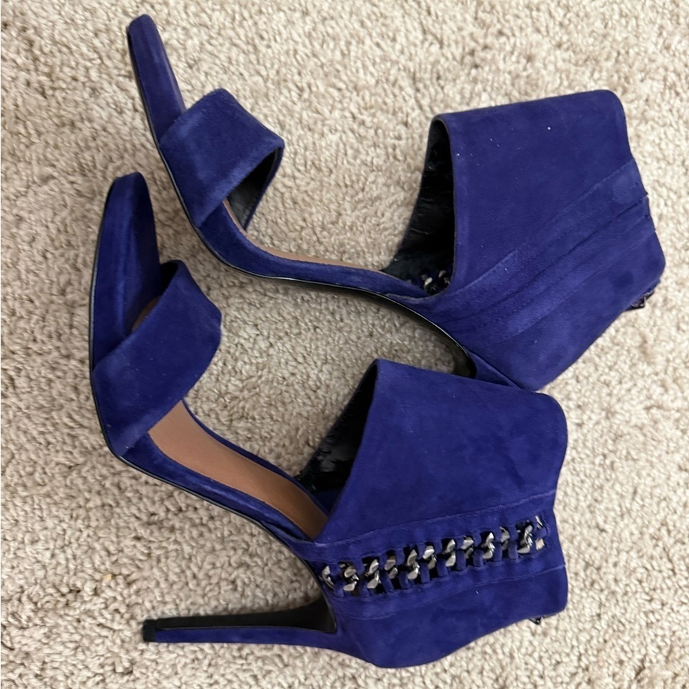 Vince Camuto Royal Blue Heels with Chain Detail - Picture 3 of 11